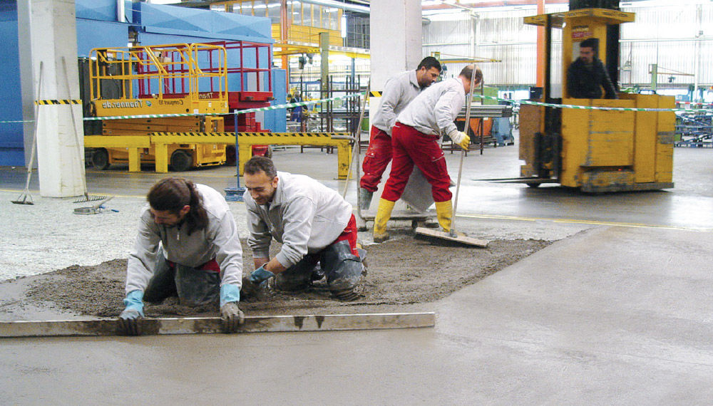 48 Stunden Industrieboden Sanierung mit Rheobond der Industriebelag